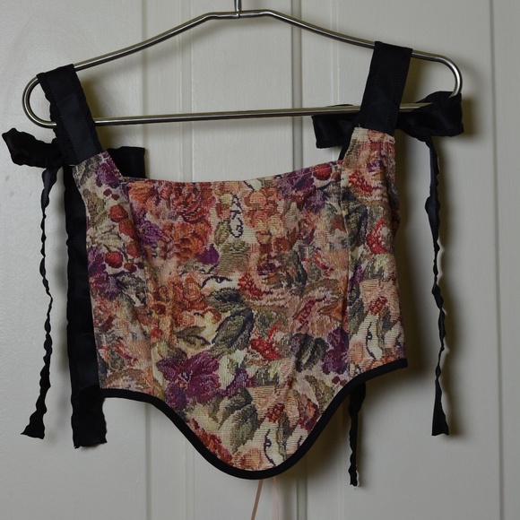 Floral Crop Top - Picture 7 of 9